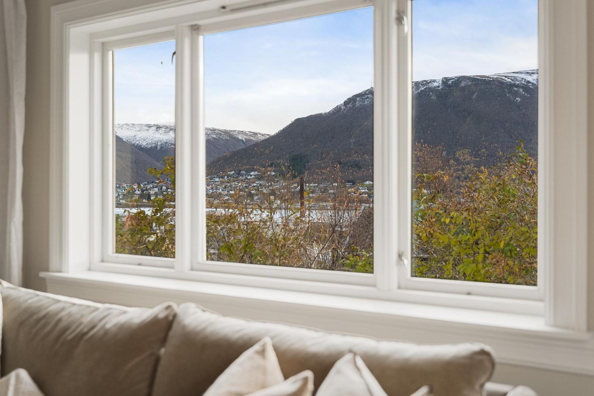Historical Villa & Green Sanctuary In City Center Tromso Luaran gambar